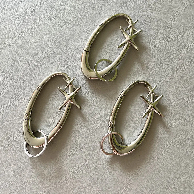 Nová hviezda Esential Icon Carabiner Keychain Blackout Ženy Muži Vysoké oválne pevné opasky pracka Unisex pár Sliver Key Ring