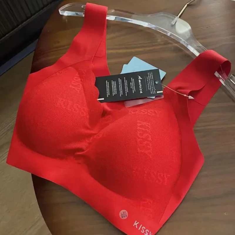 Nová Kissy China Red Red Tank Top Sports Traceless Kiss Underwear Zhromažďovanie novej jarnej červenej podprsenky