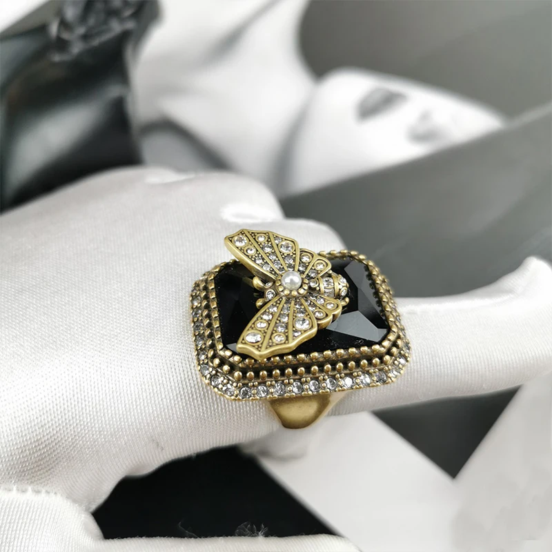 Nová módna značka Muži a ženy Rock Retro Butterfly Ring Obsidian Úprava kruhu Punk Hot Jewery Accessories Party Gift