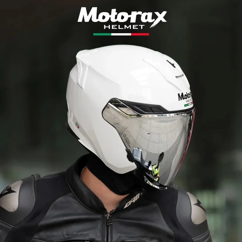 Nová prilba motocykla Motorax S3d