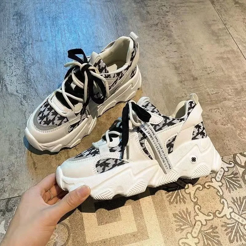 Nové biele čierne ružové dámske kauzálne tenisky Platforma Platform Shoes Fling Sneakers Basket Lace-Up Casual Chunky topánky Zapatos de Mujer