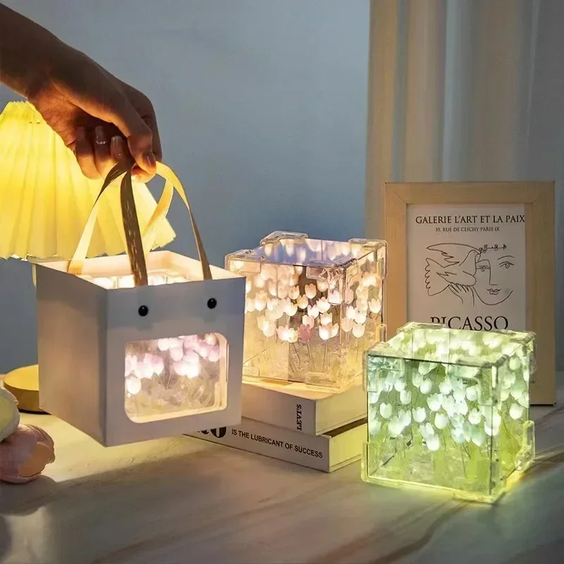 Nové DIY Creative Tulip Flower Sea Cube Trojrozmerná malá nočná lampa Materiál pre priateľku Pár priateľiek