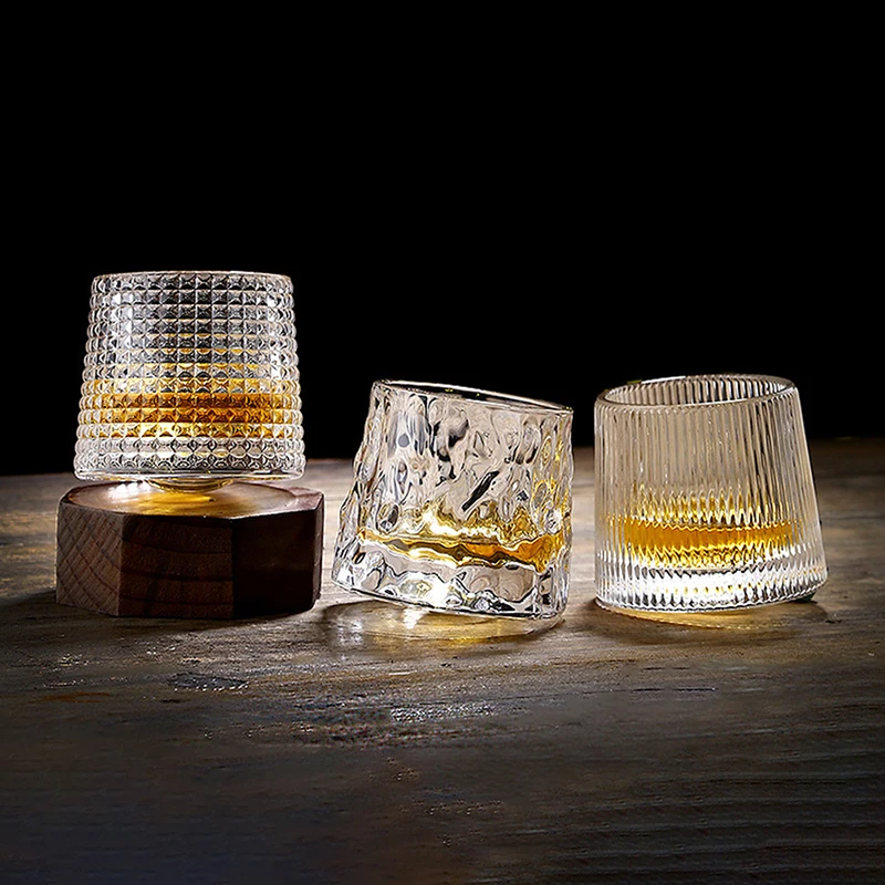 Nové kreatívne hrubé krištáľové whisky poháre sklo Spinning Tops Design Hammer Guess of Wine Spirit xo Brandy Cup Wineglass