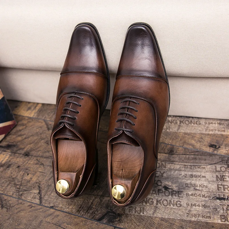 Nové módne pánske šnurovanie obchodné kožené topánky Večerné topánky Genlman Days topánky Elegantné svadobné topánky obuv Zapatillas