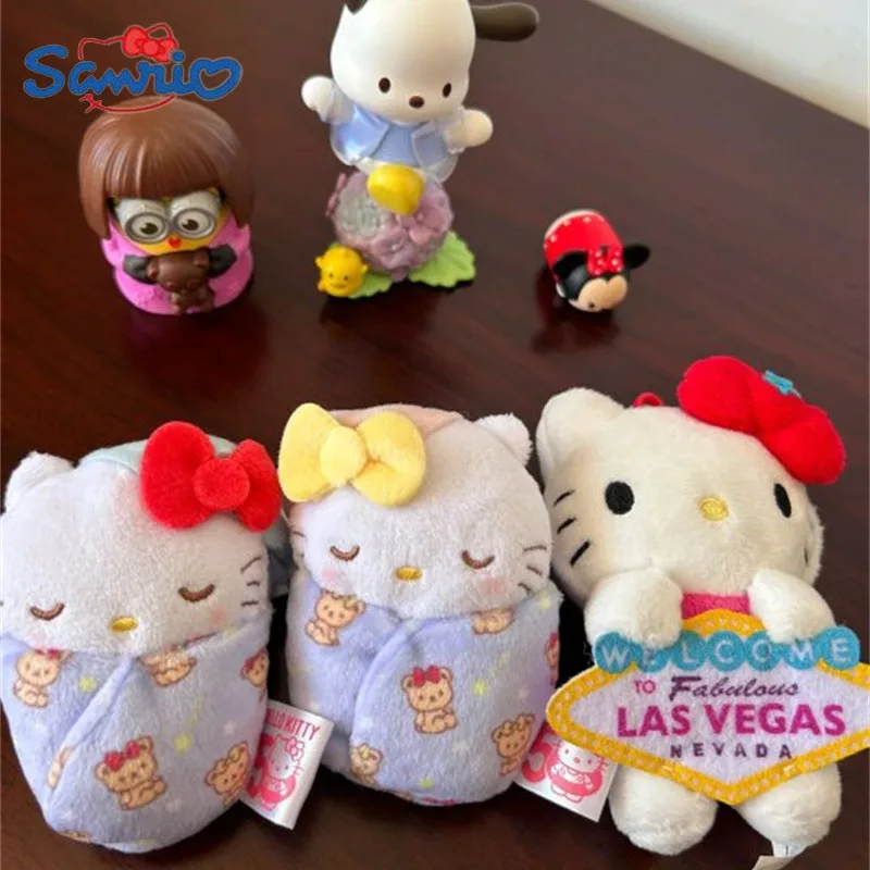 Nové Swaddling Hello Kitty Sanrio 50. výročie plyšové kľúče deti plnené hračky Doll Keyring Dámske tašky Kľúčové kľúče darčeky