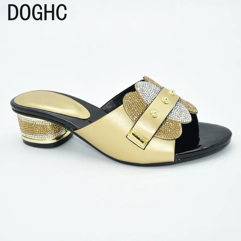 Nové talianske ženy Svadba pre večierky Päty Elegantné topánky Sumppers Summer Woman Slipper Vysoko kvalitné africké svadobné topánky