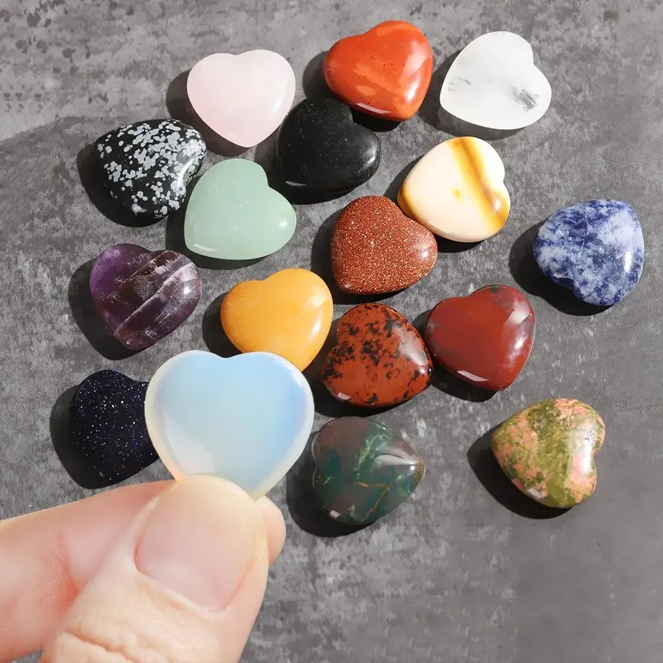 Nové viacfarebné 2cm drahokamy prírodné srdcové krištáľové darčeky Čakra Gemstones prívesok srdiečko liečivé kamenné remeselnícke doplnky
