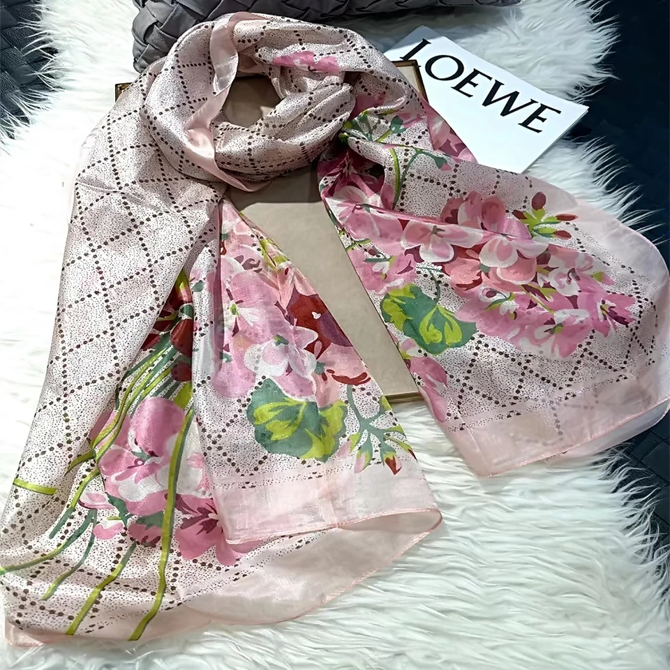 Nové zimné ženy 100% Mulberry hodvábny šál šál Spring Fash Fashion Veľké elegantné ružové kvetinové štýly dlhé šatky 180*110 cm