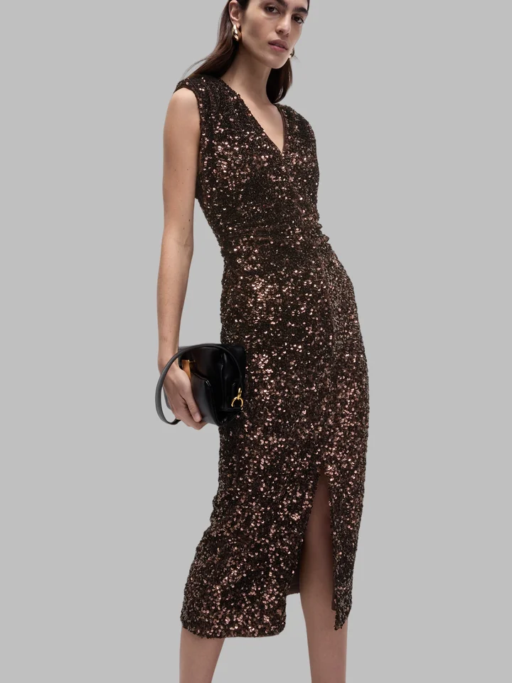 Nové šaty INS 2025 Ženy Sexy mimo ramenného tanku Brown Bodycon Midi šaty Elegantné lesklé večerné šaty