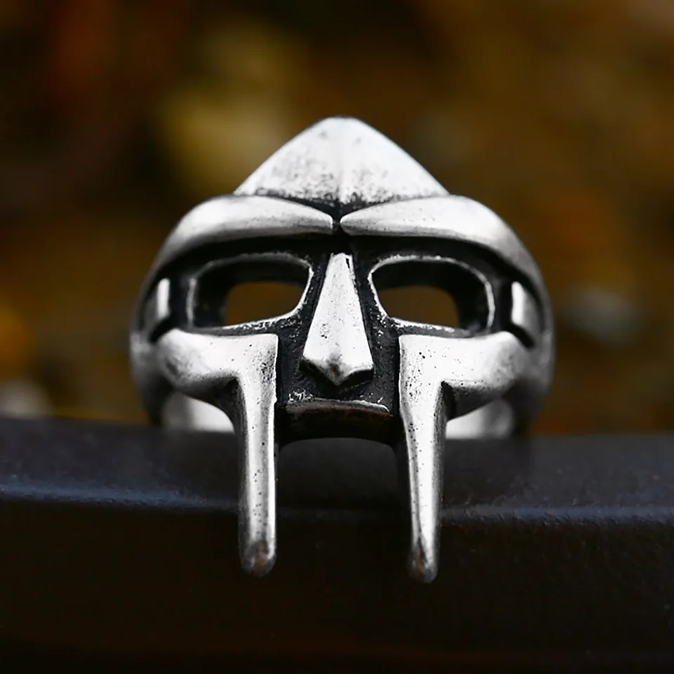 Nový dizajn Vintage MF Doom Mask Rings pre mužov Ženy 316L z nehrdzavejúcej ocele Viking Roman Warrior Ring Amulet Amulet Darček Darček