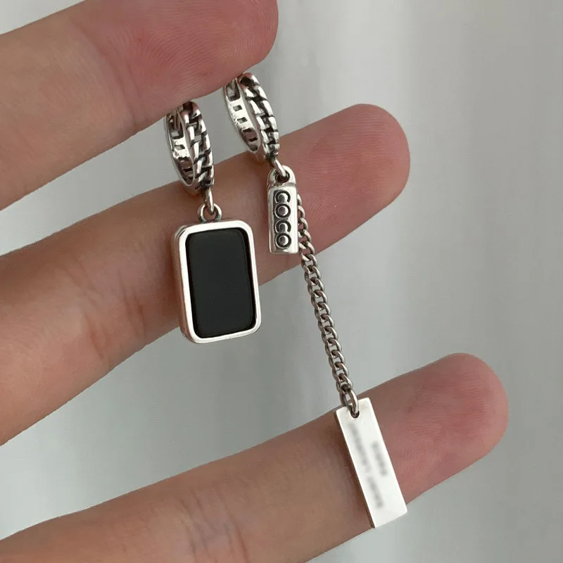 Nový dizajn vintage punk asymetrické náušnice pre ženy čierna s dlhou značkou Tassel retiazka Ear Buckle Party