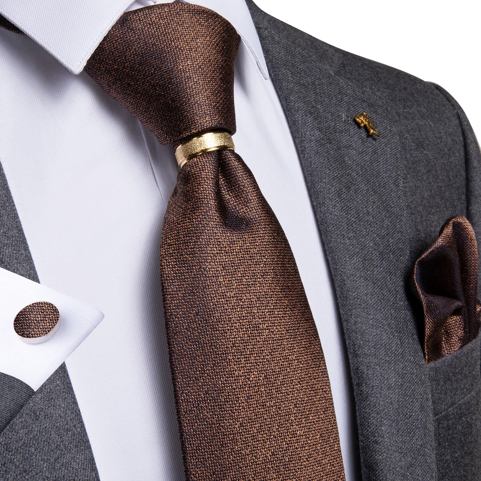 Nový dizajnér pánsky kravata Brown Solid Hodváb Svadobná kravata pre mužov Dibangu Hanky ​​Cufflinks Ring TIE Set Fashion Business ZH02-7136