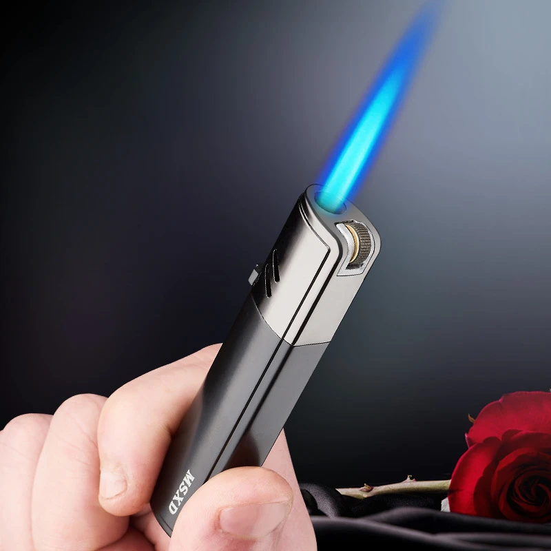Nový kovový priamy blow Windproof Righter Cool Mini Butane Plyn nafukovateľný ľahší fajčiarsky doplnok Pánsky festival darčekový nástroj