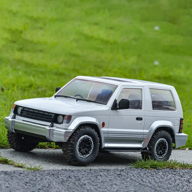 Nový LD1297 RC diaľkové ovládané auto s osvetlením Variabilnou rýchlosťou vozidla so štyrmi koliesovými driftovými závodnými pretekárskymi pretekárskymi modelmi