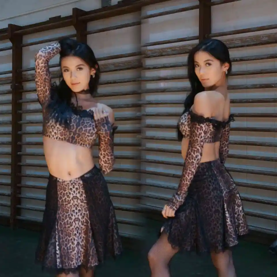 Nový leopard Latinský tanečný odev Ženy mimo ramien Tops sukňa Cha Cha Rumba Performance Costy Dospelé súťažné šaty DNV22029