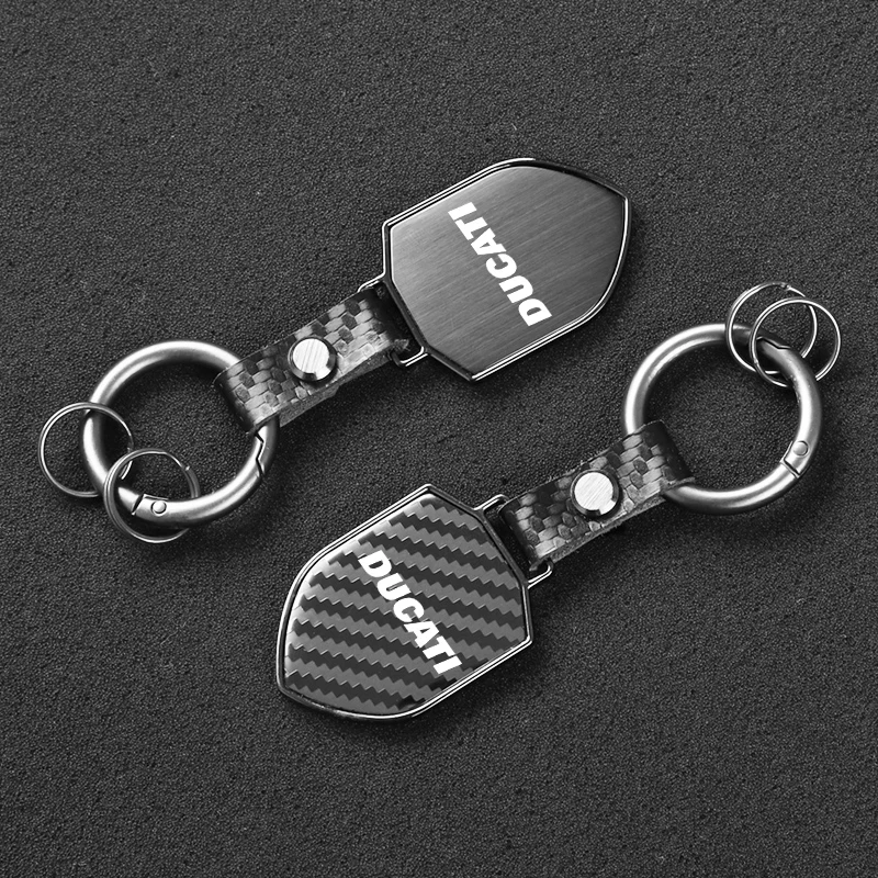 Nový lesk z uhlíkových vlákien Black Shield Car Keychain Fashion Business Darček pre Ducait Accessorie