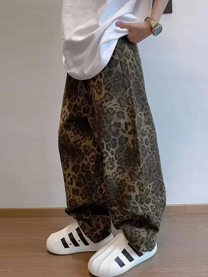 Nový módny leopard tlač mužov Nadmerné džínsy Kórejské vrecká široké nohavice osobnosť Hip Hop Dance Streetwear Mužské nohavice