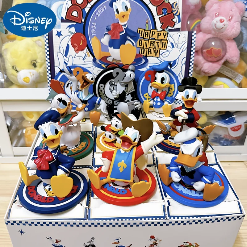 Nový originálny Disney Donald Duck 90. ​​výročie série Ručne vyrábaný roztomilý dekoračný dekorácia k narodeninám darček pre priateľov hračku