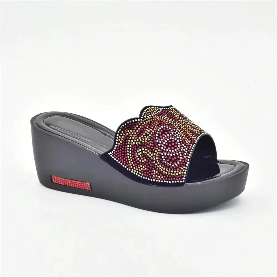 Nový príchod svadobné topánky nevesta Nigérijské ženské párty topánky zdobené kamienkami topánky pre ženy okrúhle prsty slingbacks