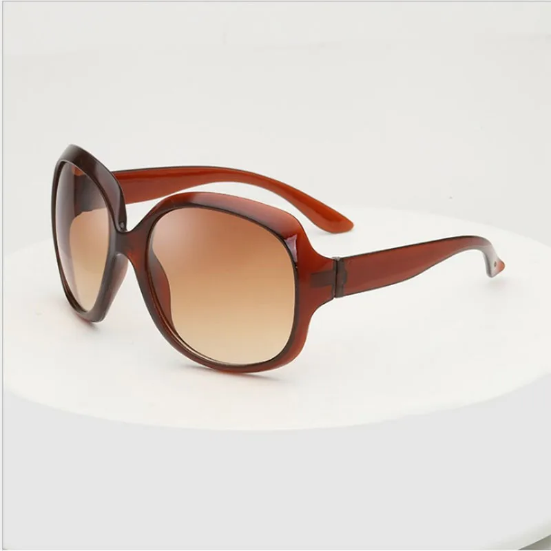 Nový veľký rám oválny tvar Slnečné okuliare Dámske klasické vintage slnečné okuliare Dámy, ktoré jazdia retro okuliare UV400 Oculos de Sol
