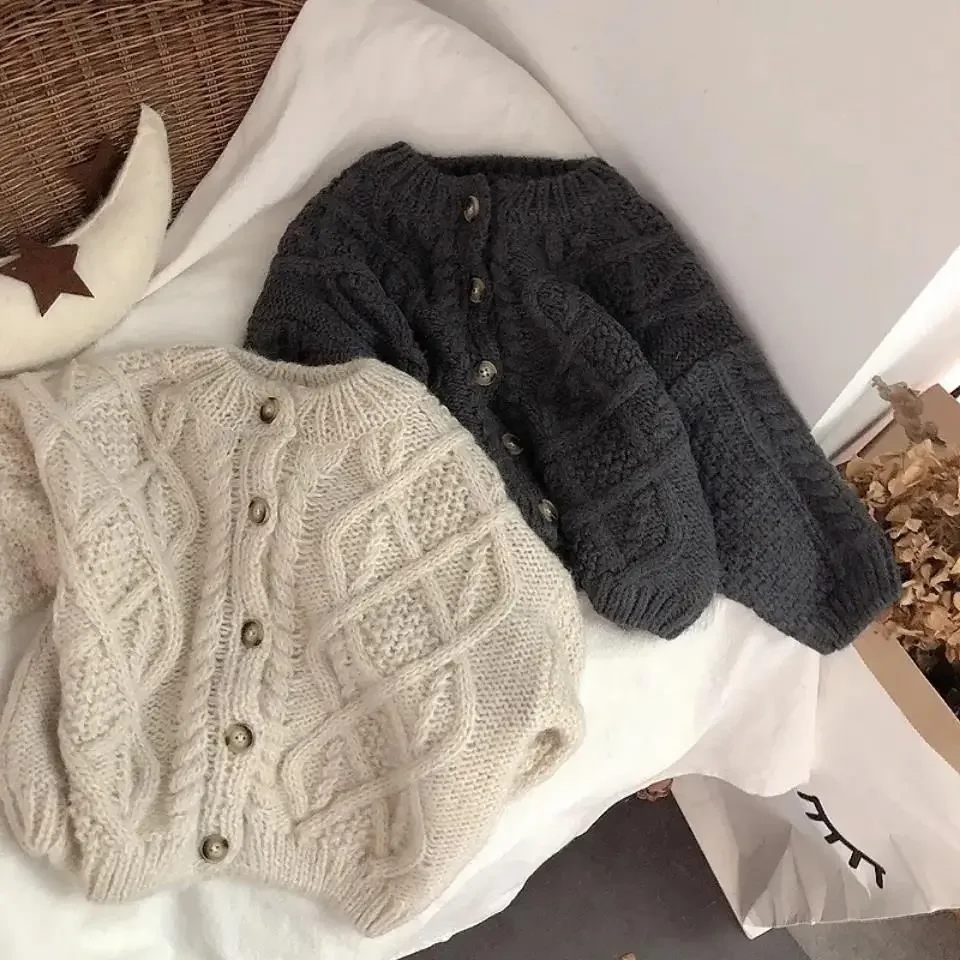 Nový zimný sveter všestranný teplý sveter pohodlie Comform Cast Simple Girl Clothing Vynikajúce všestranné mäkké elegantné zimné oblečenie