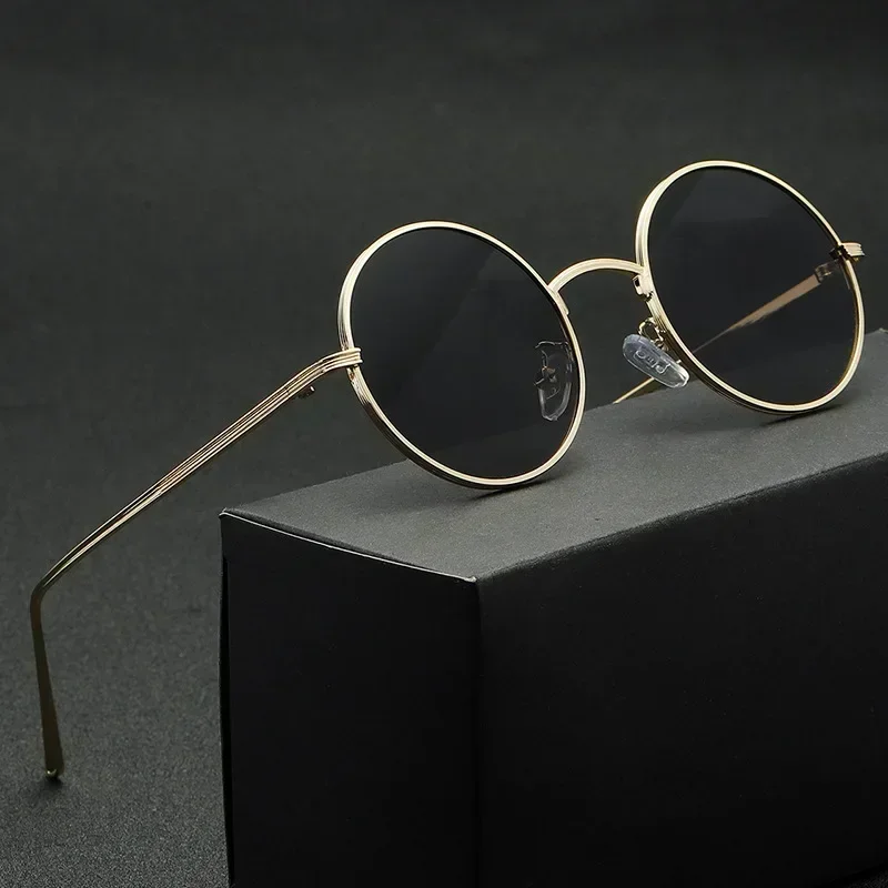 Nový zlatý okrúhly kovový rám Slnečné okuliare Men Retro letný štýl Ženy červené šošovky Slnečné okuliare Unisex žltá ružová čierna
