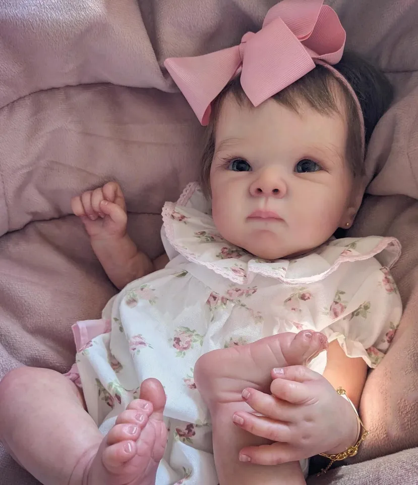 NPK 18 palcov novorodenca Reborn Doll Doll Bettie Lively Soft Touch Cuddly Baby Viac vrstvy maľovanie 3D kože s viditeľnými žilami