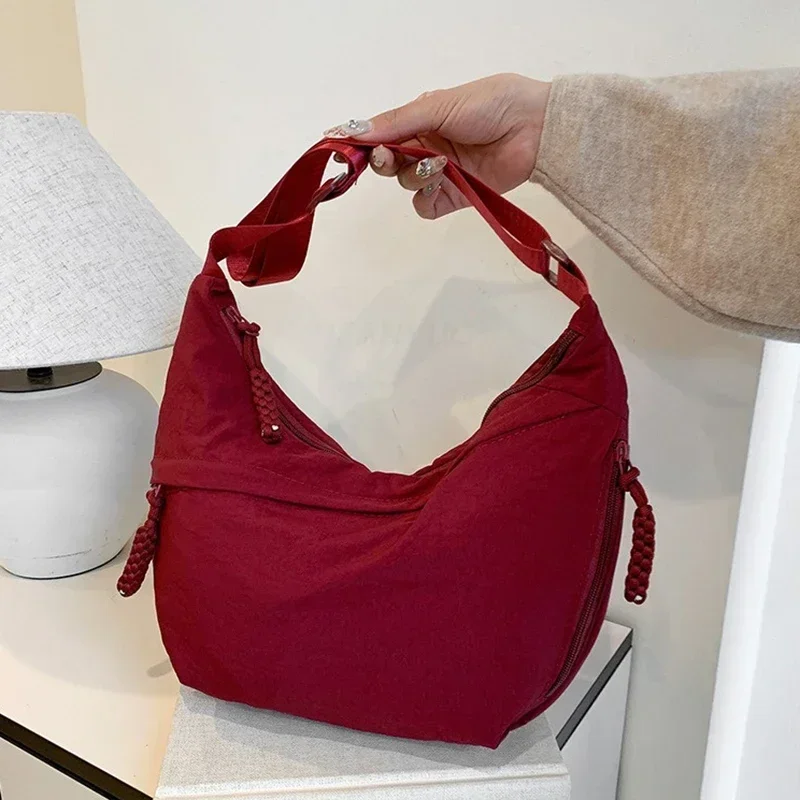Nylonové ramenné taška Nová vysoko kapacita dámskeho crossbody Messenger tašku všestranné totes hobos tašky módne dámy cestovné nakupujúce tašky