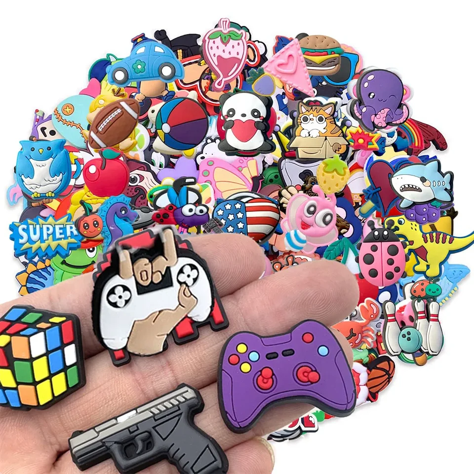 Náhodné kúzla obuvi pre Crocs Accessories Set Shoes Charm pre dekorácie Croc Pins Men Príspevok Dáli Žena Dachľovanie Clips odznaky