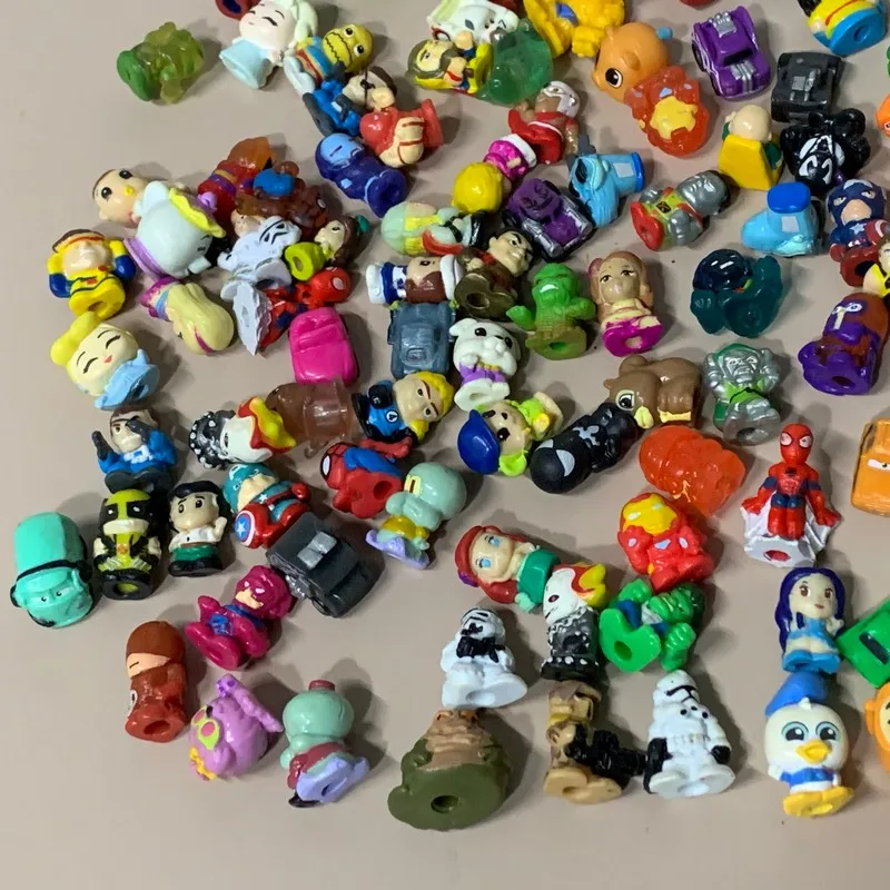 Náhodný výber 10/25/50ks Scinkies Mini gumové postavy Marvel Universe superhrdinov DC Comics Disney Princess Pixar Tiny Hračky