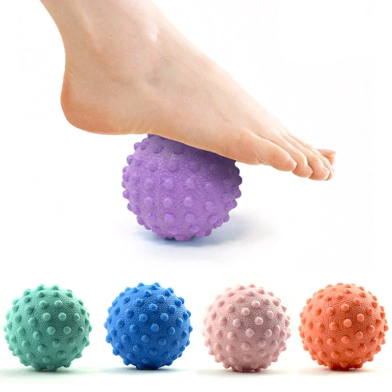 Odolný TPE špičatá masážna masážna guľa Spúšťací bod Športová kondícia Ručné nohy bolesť Plantar fasciitída reliéver Hedgehog 4,5 cm loptičky