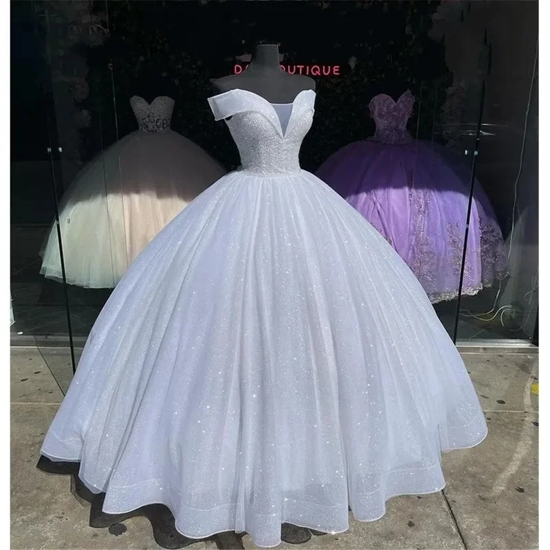 Off-Ramer White Quinceanera šaty Vestidos de 15 Anos sukňa Gillter narodeniny princezná Party šaty prispôsobené