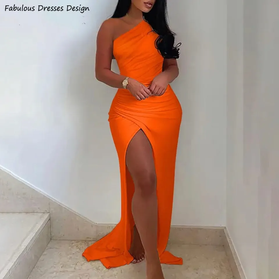 Oranžové družičky s jedným ramenom Družičky Družičky Dlhé morské panny Pleat Sexy Strans Svadobné svadobné šaty pre ženy Prom večierky