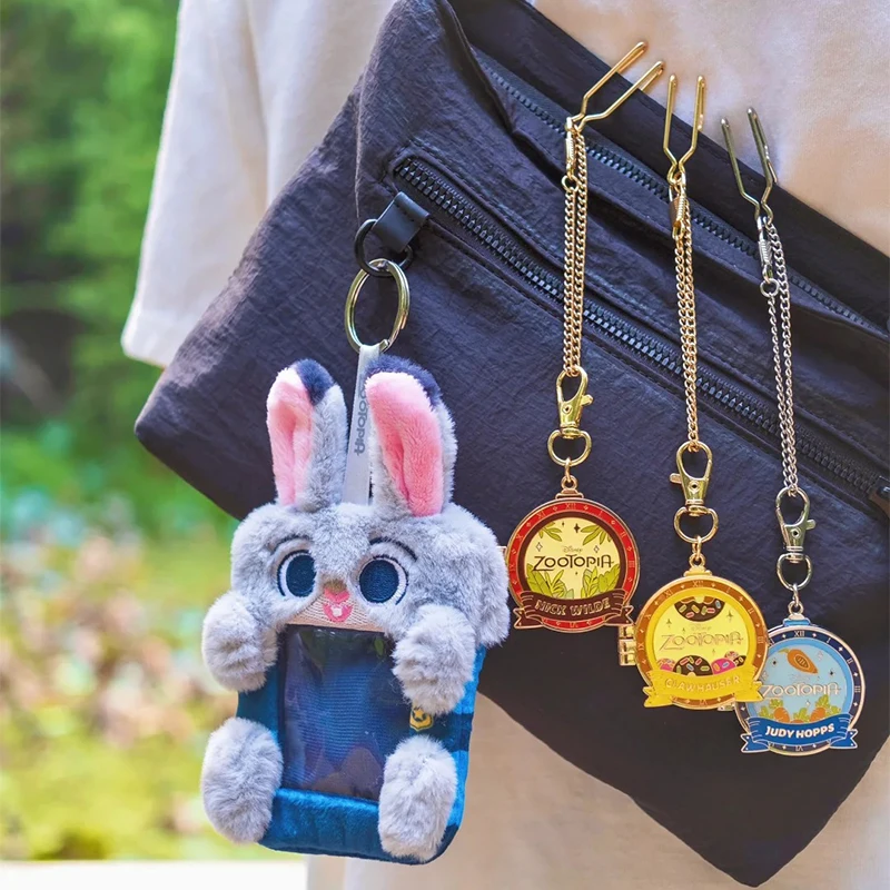 Originálne animované figúrky Zootopia Series Judy Nico Cute Model Card Set Set Fashion Keychain Holding Card Bag Key Chain pre karty