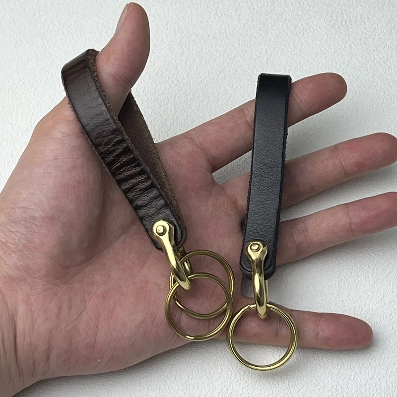 Originálne kožené autá Keychain s cowwhide Top vrstva unisex luxusný mosadzný keychain