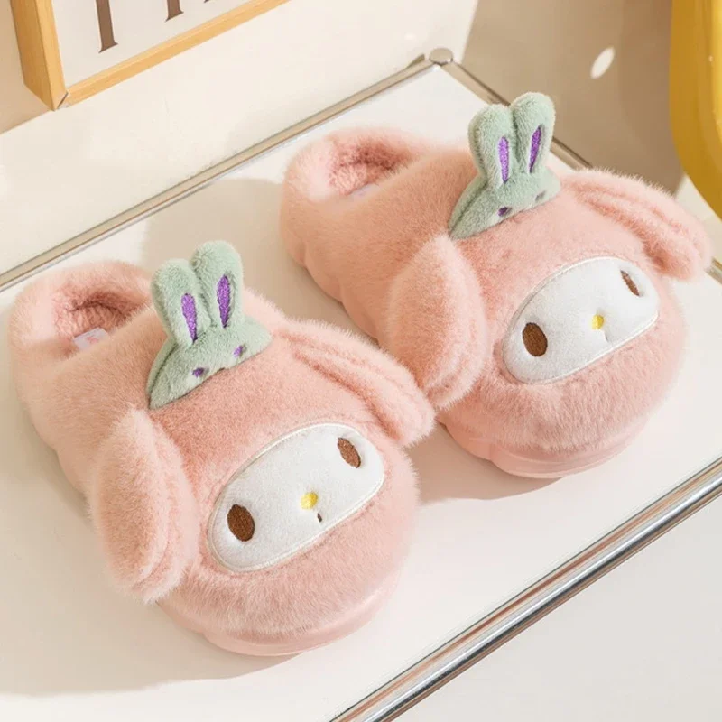 Originálne Sanrio My Melody Hello Kitty Plyšové klinky Kuromi teplé zimné zadné papučky ploché neformálne nečisté dievčatá domáce topánky