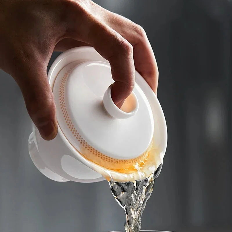 Ovčatá tuk jade biela porcelán gaiwan, filtrovaná čajová misa, dizajn proti obareniu, jednorazový čajový šál