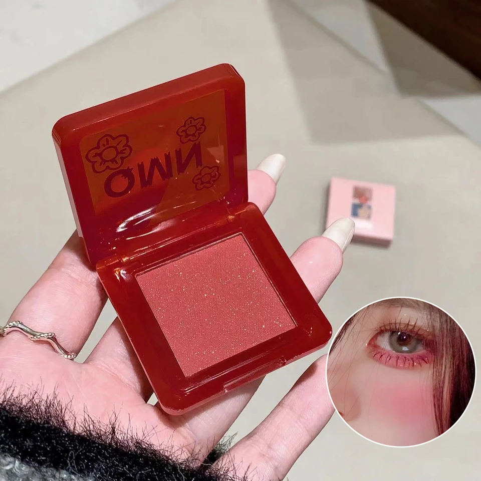Paradajka červená monochromatická paleta červenej palety trblietavý matný broskyňa ružová tvár líca rouge pigment minerálny prášok oranžový prírodný líc odtieň