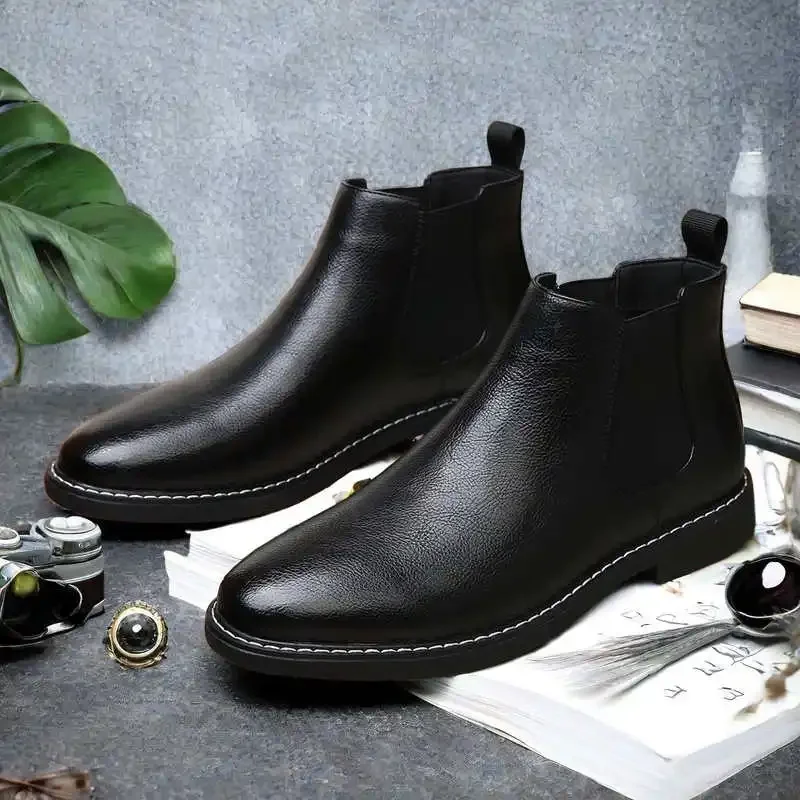 Parkour Pu Leather Pánske bežecké topánky Summer Vulcanize Black topánky pre mužov tenisky 50 veľkostí Šport z Číny super predaj