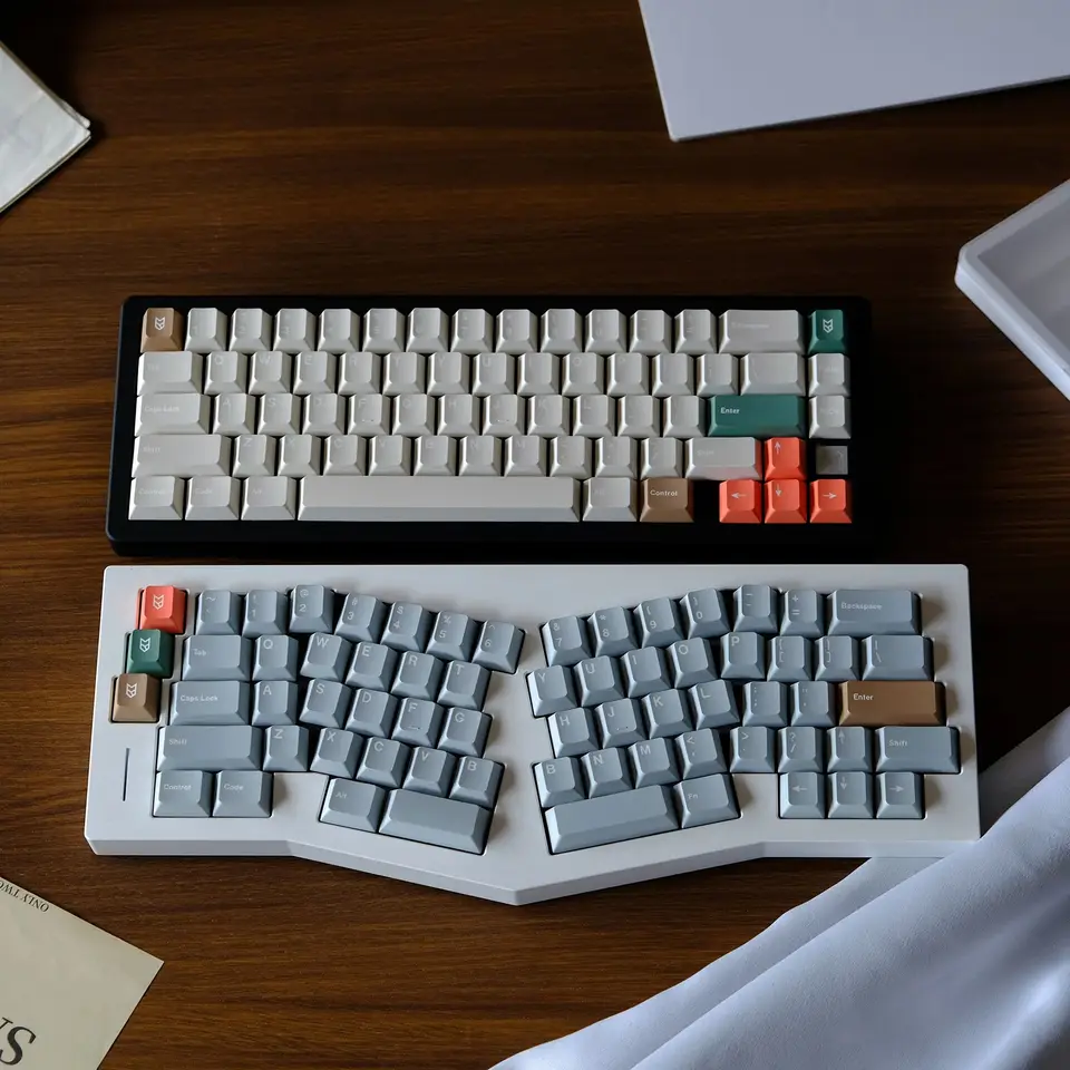 PBT GMK Moderný materiál Keycaps Čerešňový profil farbiva Sublimácia svetlo šedá kľúče pre MX Mechanical Keyboard Accessories