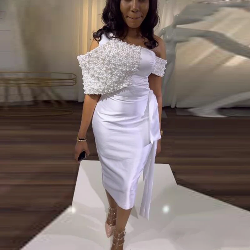 Pearly korálkové ples šaty Saudská Arábia z večera plášťov na ramene Zipper späť krátke formálne večierky šaty robe de soire