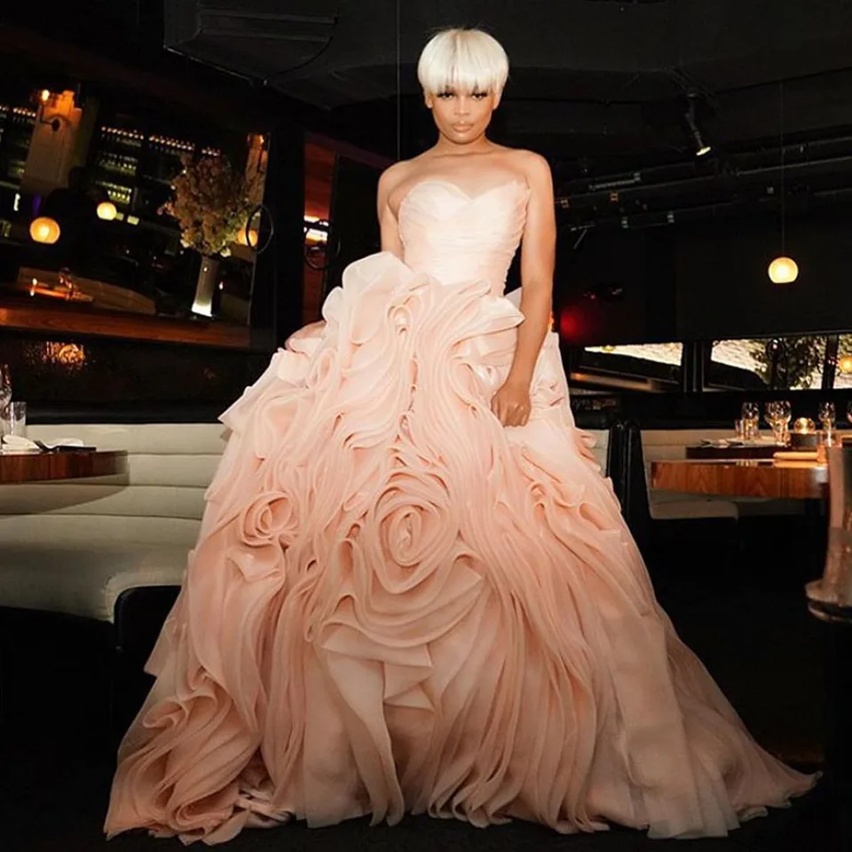 Pekná broskyňa ružová 3D kvetina organza guľôčky