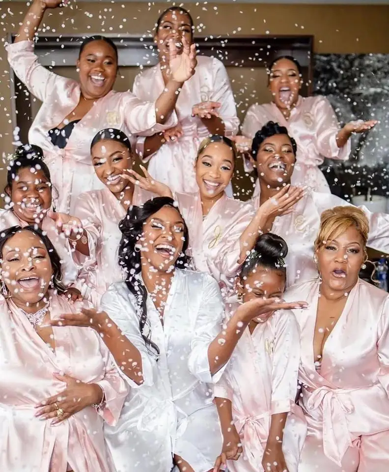 Personalizované saténové šaty vlastné saténové rúcho svadobná večera pre družičky družičky Bachelorette Party Satin Robe Honeymoon