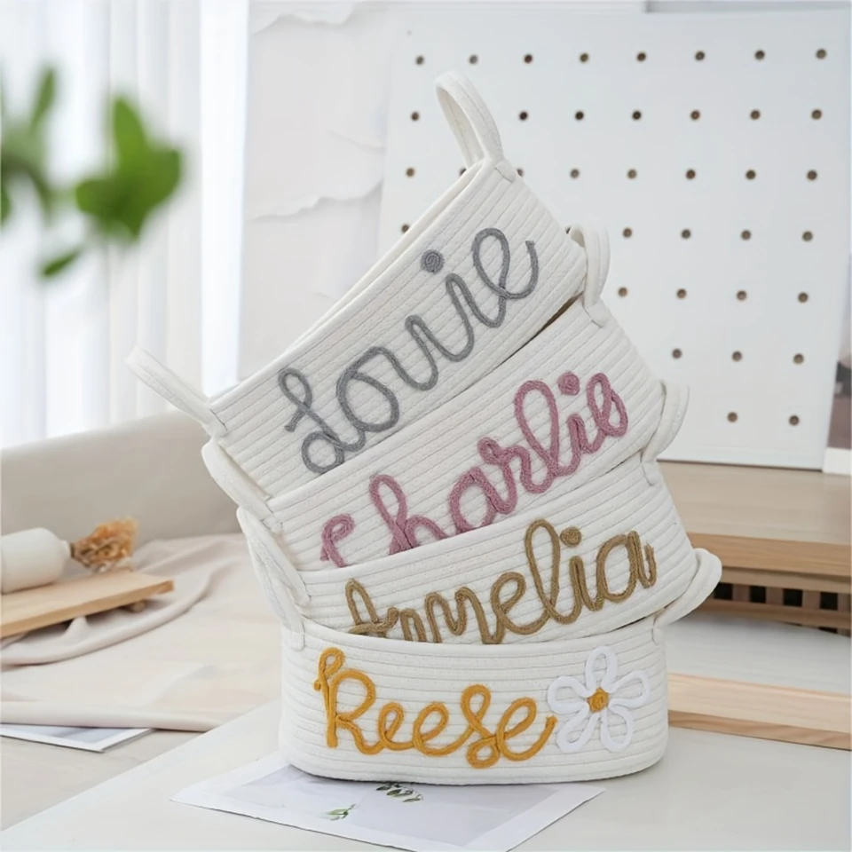 Personalizovaný košík na plienky z bavlny - elegantný úložný priestor pre detské náležitosti s pohodlnými rukoväťami, ideálnymi na zmenu stola.