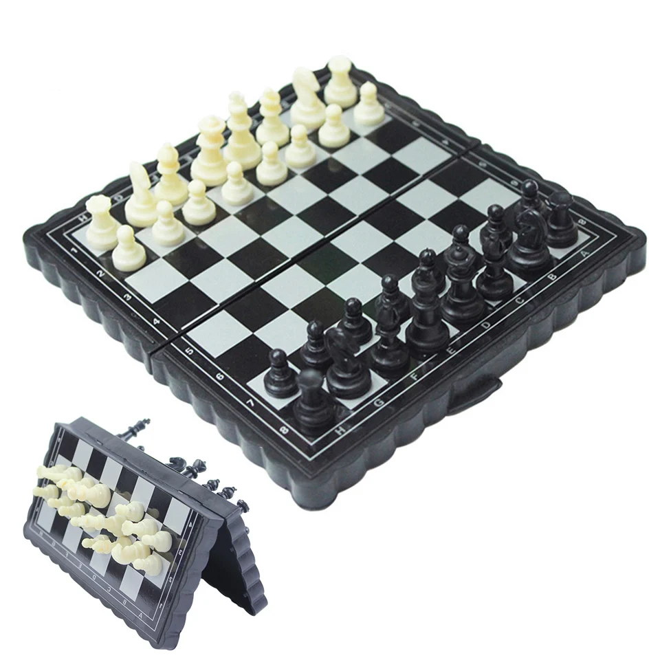 Plastová mini šachová súprava Prenosná hra medzinárodného šachu 13*13 cm skladací šachovnici