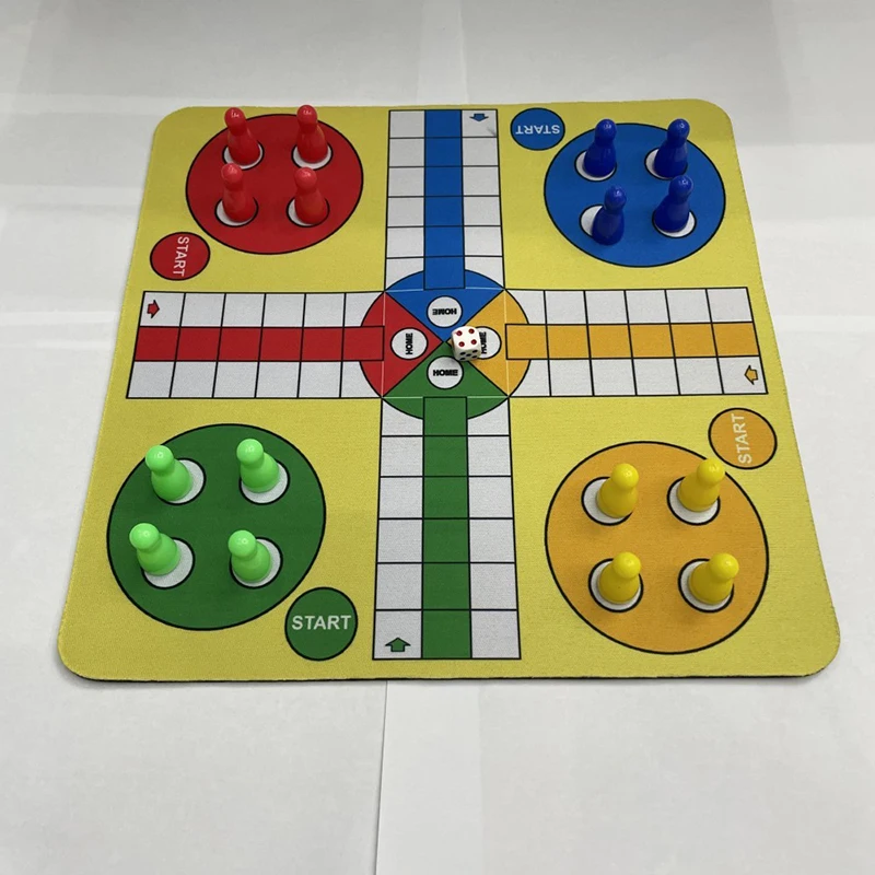Plastové lietajúce šachové Ludo s chessboardom myši 24 cm set asi 110 g