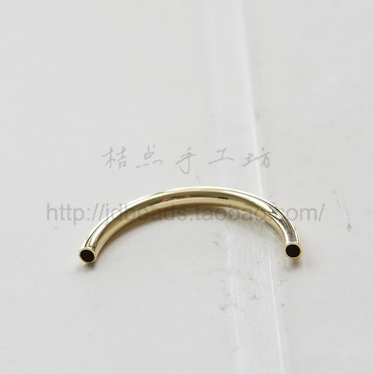 Plná mosadzná zakrivená trubica - polovica kruhu - otvorený kruh 3x35 mm (3064c)