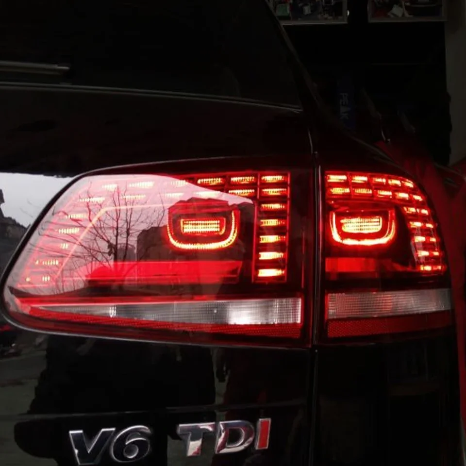 Plug and Play Car Taillight Montáž pre VW Touareg 2011-2018 LED Automatické automatické lampa výmeny Štýl Brzdenie Reverzné hmlové príslušenstvo