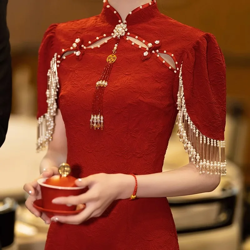 Plus veľkosť čínskeho vína červená čipka cheongsam Vylepšené strapce rukávy Ženy Svadobné šaty Formálne kostýmy Qipao Vysoká kvalita