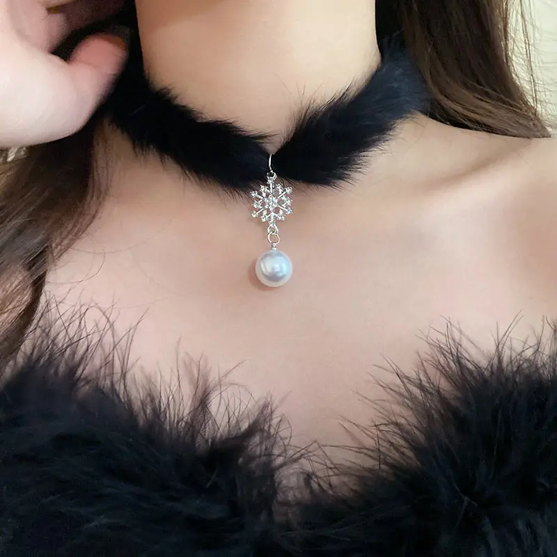 Plyšová snehová vločka perla klzok náhrdelník Zimné roztomilé sladké perie pre ženy Chirstmas Party Choker Náhrdelník šperky darček